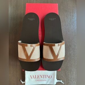 Valentino Garavani Viva Superstar Slide Sandal